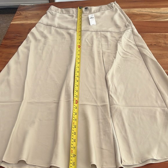 NWT Banana Republic Maxi Slip skirt in pearl oyster sz 6 - Picture 5 of 12